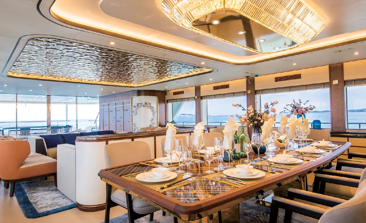 Balk Yacht Hainan 46 Metres Super Yacht 巴克游艇海南有限公司46米游艇餐厅